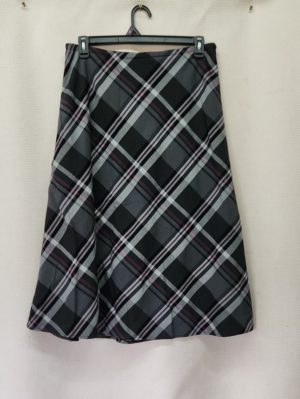 croft & barrow Black and Gray Plaid A-Line Skirt with Pink Stripes